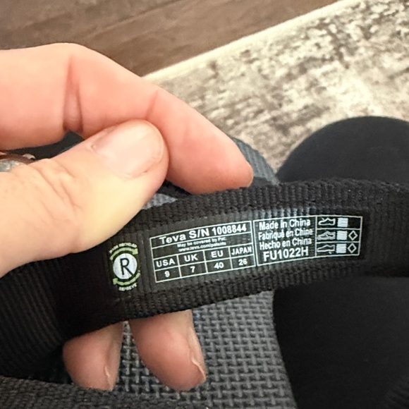 Teva Stylish Black Platform Sandals - Picture 6 of 6